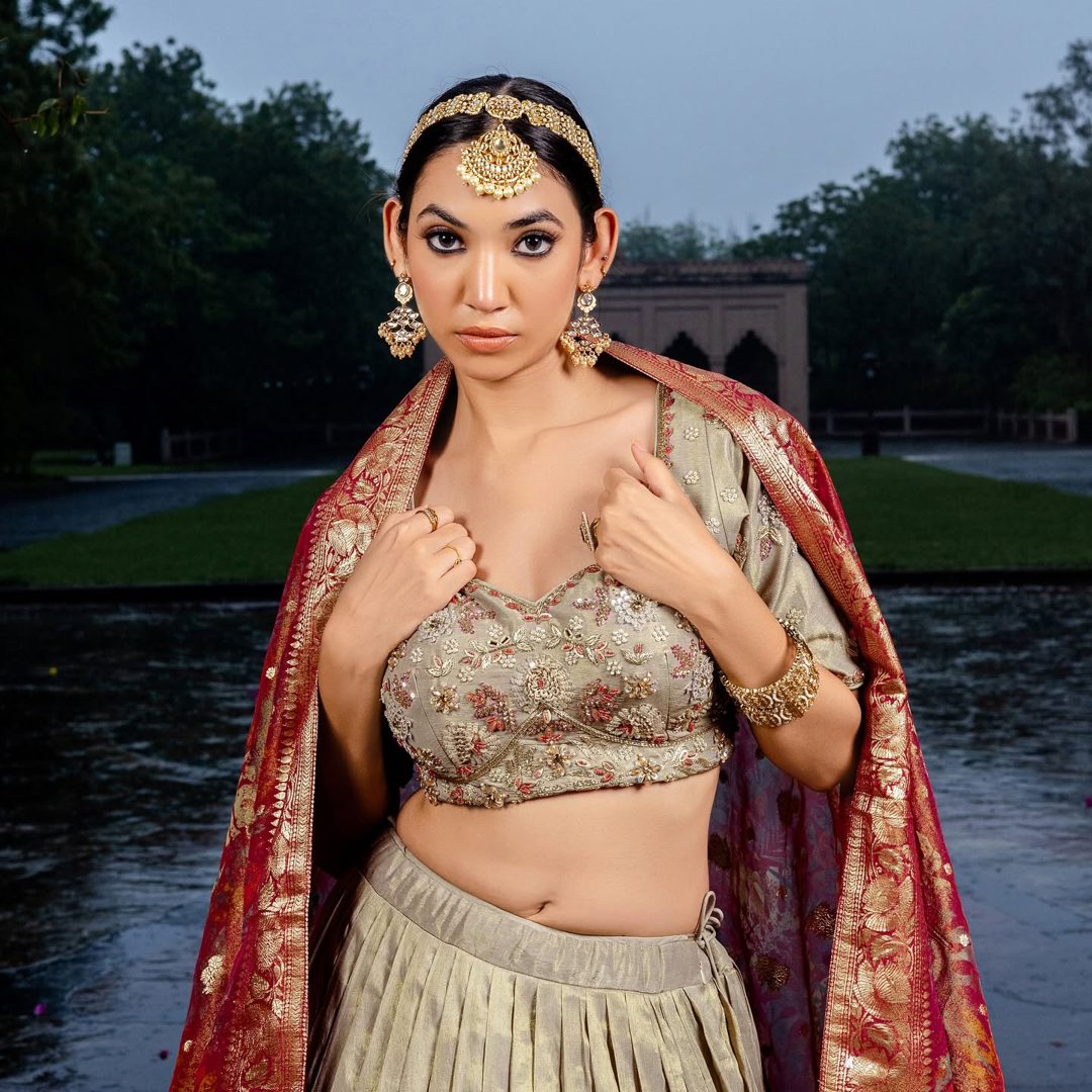 Gold tissue lehenga with banarasi dupatta